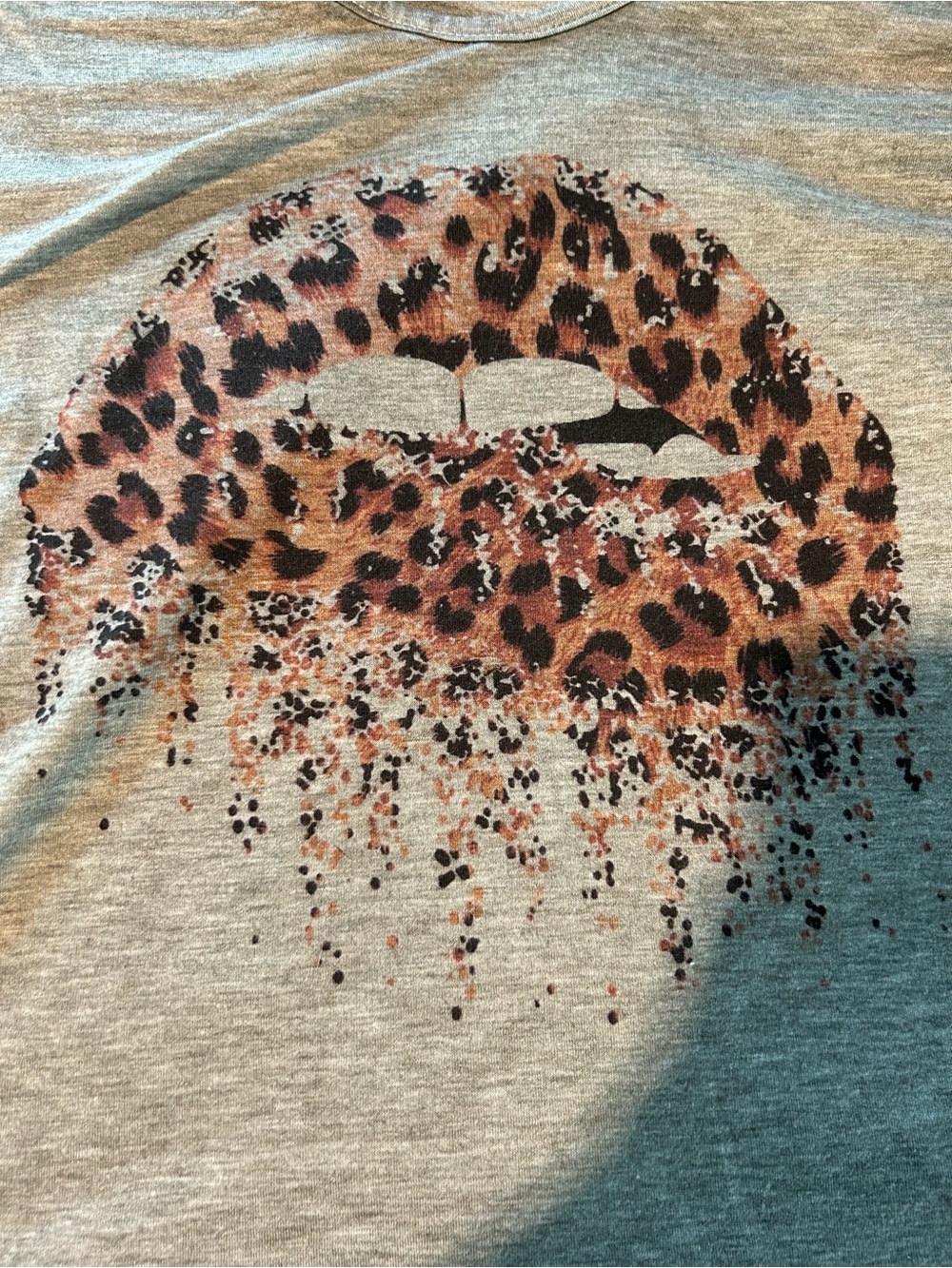 Women's Gray Short Sleeve Tee with Leopard Lip Graphic